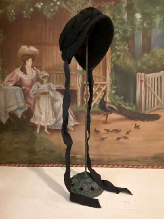 Antique Victorian Silk Crepe Child's Mourning Bon… - image 2