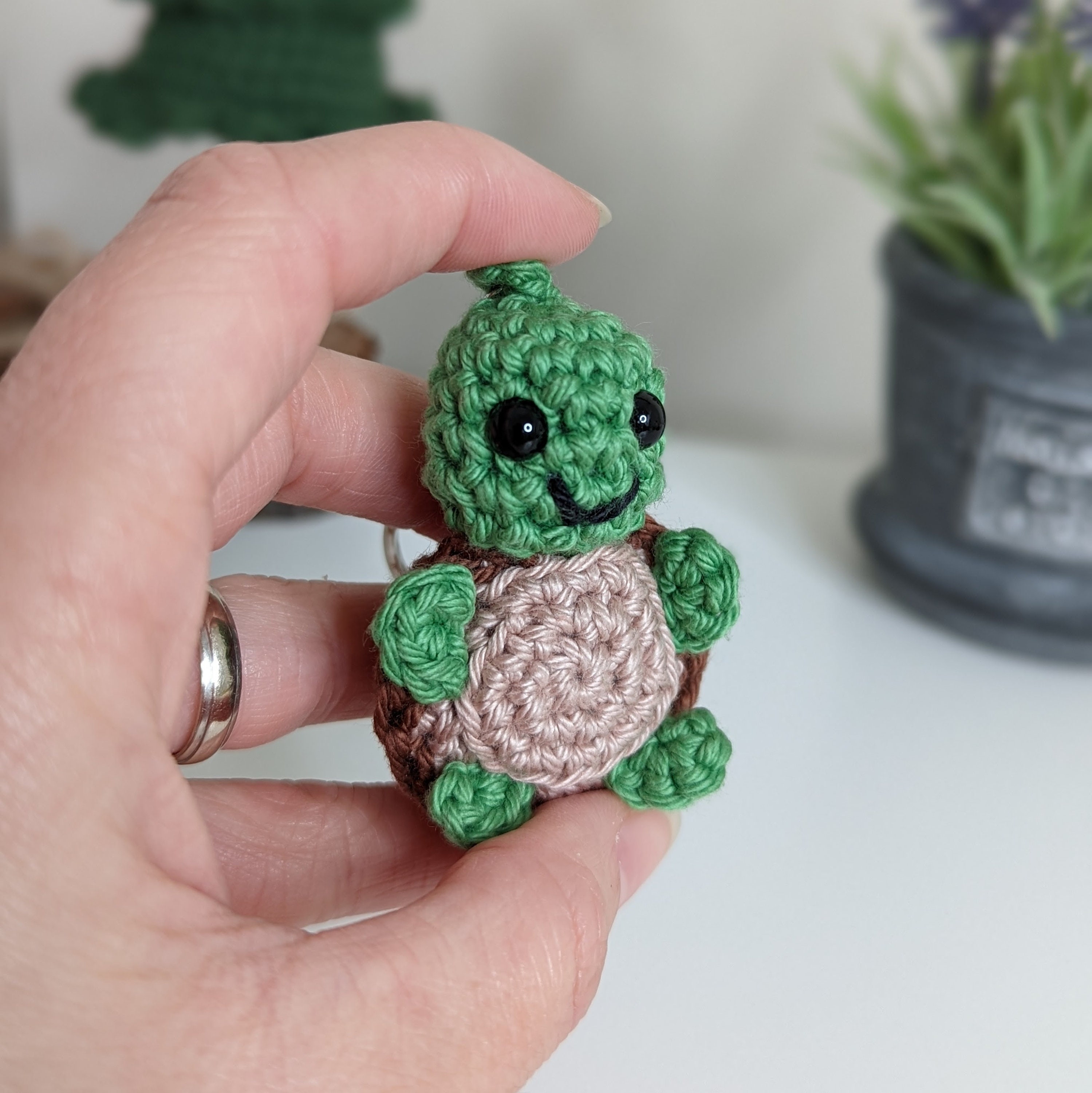 Handmade Crochet Tiny Turtle Keyring 100% Cotton Amigurumi Key Chain Bag Charm 