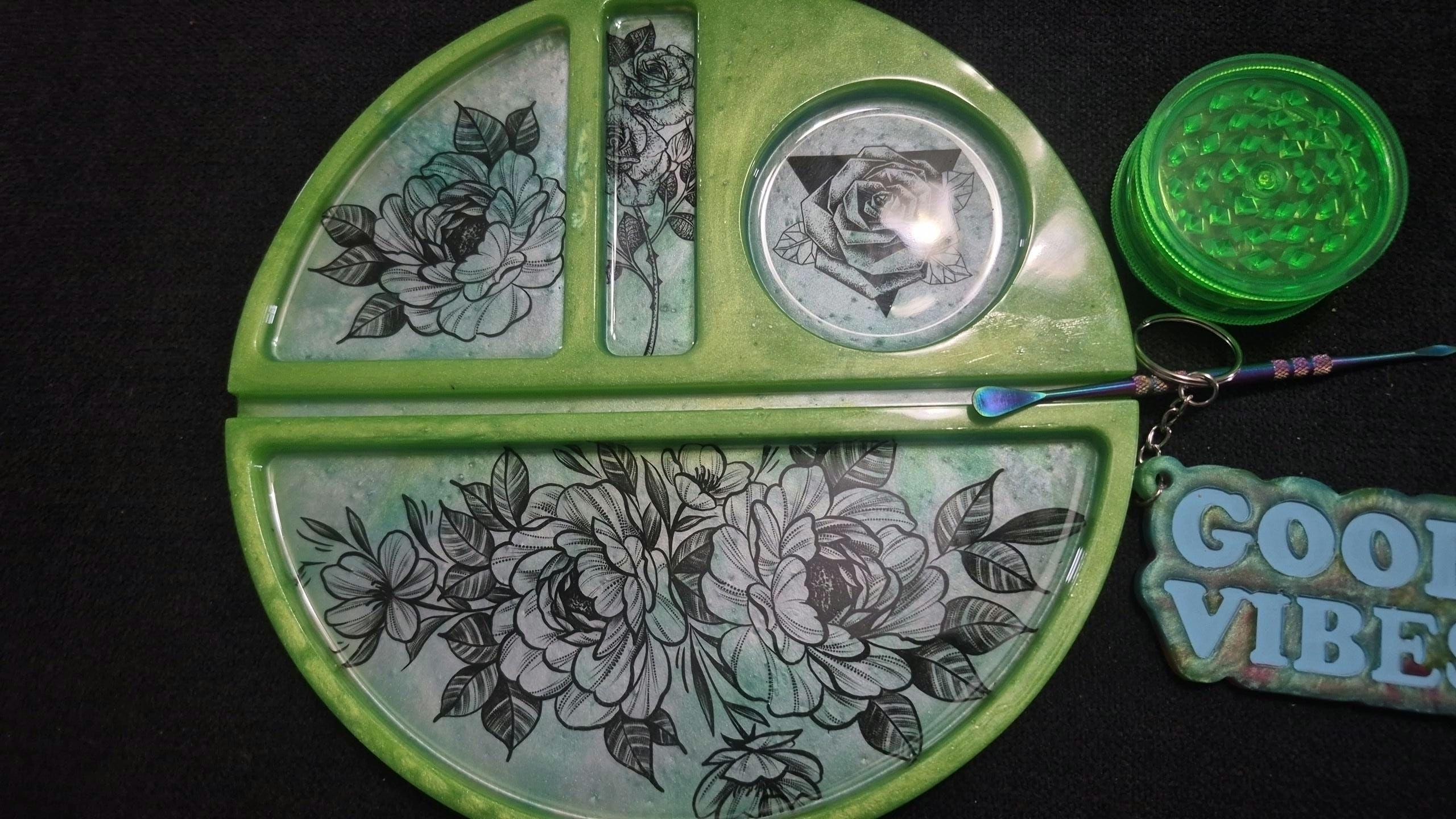8.5 inch Round Rolling Tray w/ Grinder and Tool bundle