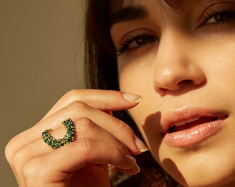 14k Gold Multi Stone Emerald Ring, Multi Emerald Wedding Band, Gold Ring setting with round-cut Emeralds, Statement Multi Green Emerald Ring