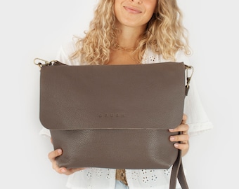 Leder Umhängetasche für Damen. Schöne gehäkelte Umhängetasche mit Reißverschluss. Große Crossbody Bag für jeden Tag. Perfektes Geschenk für sie. 13 Farben. Freude L