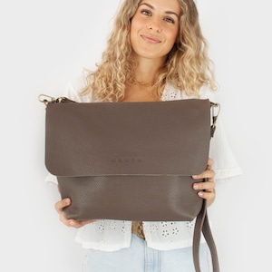 Leather Shoulder Bag for Women. Handmade Crossbody Bag with Zipper. Large Crossbody Bag for Everyday. Perfect Gift for her. 11 colors. Joy L