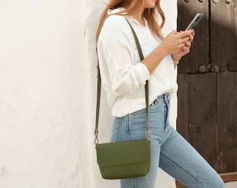 Bolso bandolera de cuero hecho a mano: bolso de hombro suave para el día a día. JOY