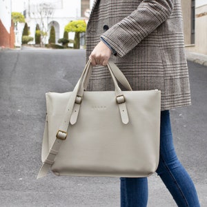 Borsa per laptop in pelle. Custodia del portatile. Custodia per laptop in pelle con tasca. Custodia per MacBook Air in pelle con manici. Borsa a tracolla da lavoro da donna. NAKIA