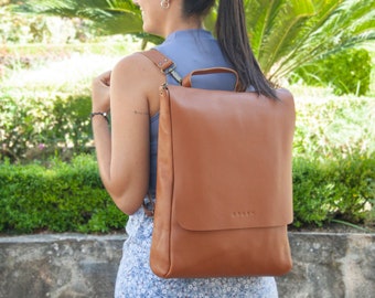 Full grain leather backpack. Convertible laptop backpack. Handmade backpack for travel. Gift for her. Work Bag for Women. Minimalist. LEA XL