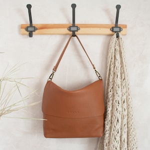 Full grain leather shoulder bag with zip. Handmade crossbody bag women. Everyday bags for women. Travel Bag. Available in 23 colors. Joy XL Tan - Floater