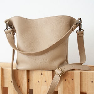 Handmade Full Grain Leather Bucket Bag: Adjustable Crossbody Purse