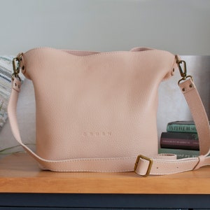 Shoulder Leather Bag. Handmade Leather Bag. Shoulder Bucket Bag for Women. Crossbody Bag. Everyday Bag. Shopping Bag. 10 colors. Mae