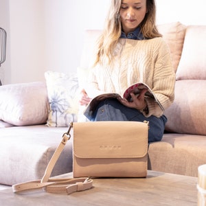 Kleine leren crossbodytas voor dames. Handgemaakte leren handtassen. Leren schoudertas. Dagelijkse tas. Dames portemonnees. Cadeau voor moeder. NEMY afbeelding 6