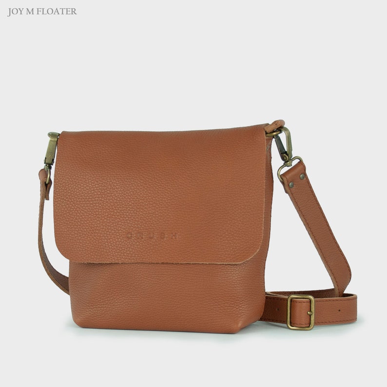 Leather Crossbody Bag. Metalic zipper. Handmade Crossbody Bag for Women. Perfect Gift for her. Minimalist Travel Bag. 9 colors.Joy M Pegasus Leather - Floater
