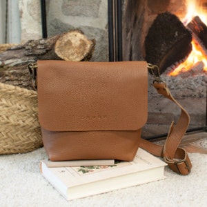 Leather Shoulder Bag. Handmade Crossbody Bag Women with Metalic zipper. Personalized Gifts for her. Small Crossbody Bag. 19 colors. Joy M
