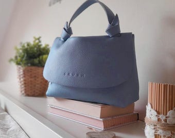 Handmade Leather Crossbody Bag: Women&#39;s Sling Shoulder Bag