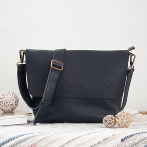 Leather Shoulder Bag for Women. Handmade Crossbody Purse for Everyday. Large Crossbody Bag Women. Minimalist Gift for Mom. 21 colors. Joy L