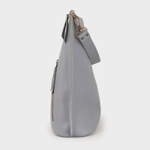 Sacs hobo en cuir souple pour femme. Sac en cuir véritable fait main. Sac à bandoulière en cuir. Idée cadeau fait main pour maman. 10 couleurs. Juin image 3