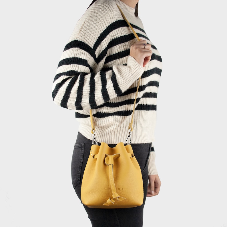 Emmer Crossbodytassen. Handgemaakte leren handtassen voor dames. Kleine Crossbody portemonnee. Verjaardagscadeau voor haar. Uniek cadeau voor vrouwen. MAGIE afbeelding 8