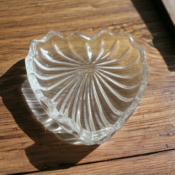 Royal Crystal Rock Heart-shaped Dish || Italian C… - image 1