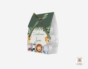 May include: Green and white favour bag with a jungle animal theme. The bag has a green ribbon and says "1° Compleanno Luca".