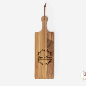 Tagliere della linea natura in legno lucidato con incisione personalizzato