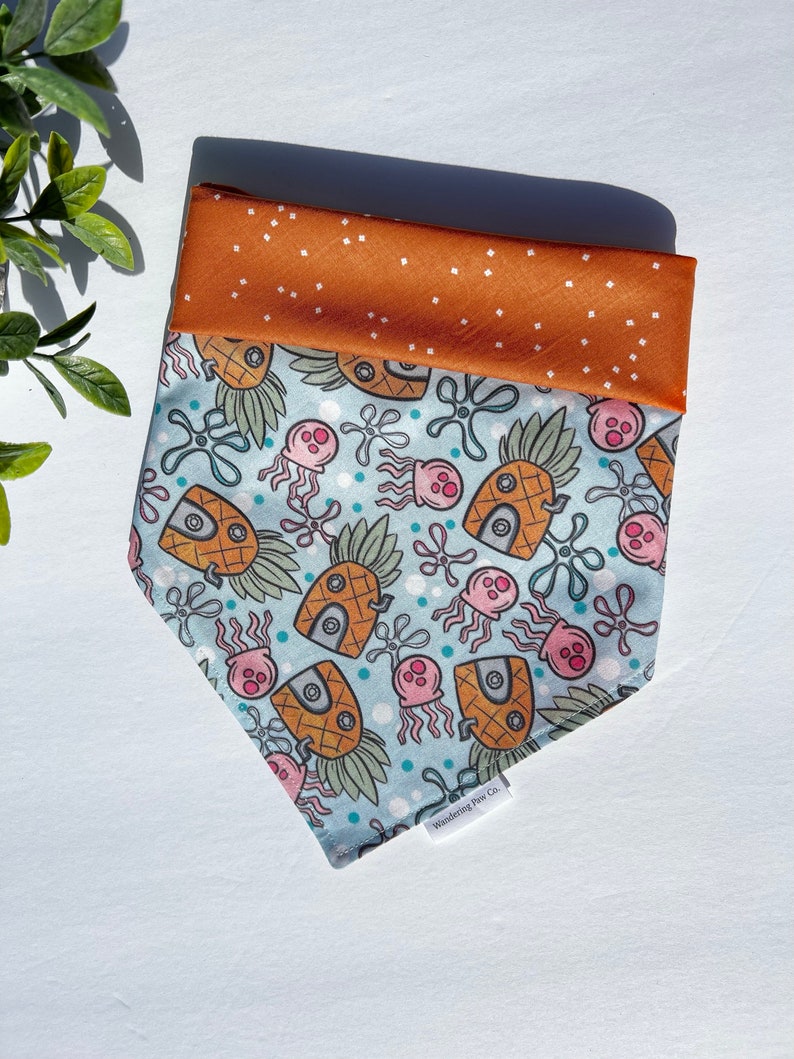 Bikini Bottom Dog Bandana, Medium Tie and Snap