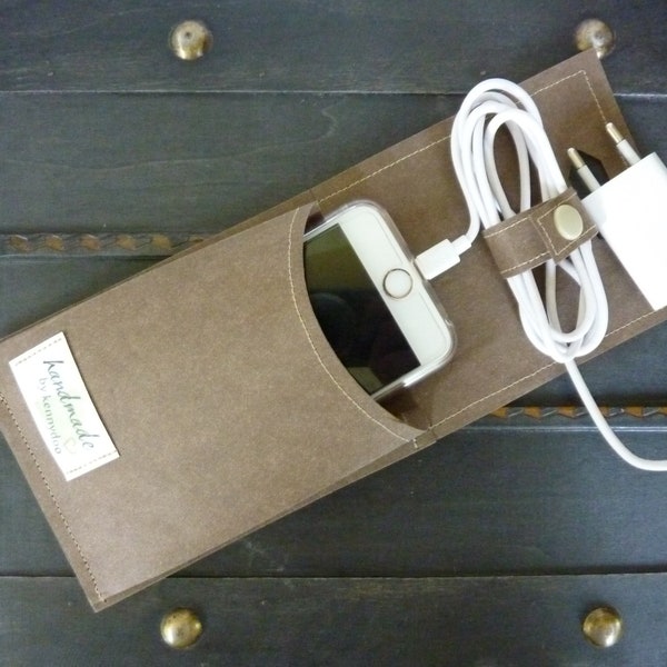 Mobile phone charging case made of vegan washpaper - mobile charging station for all smartphones