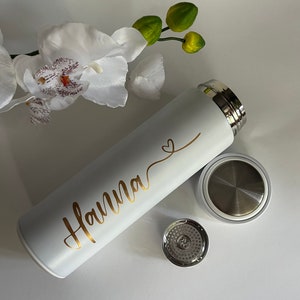 Wunderschöne Isolierflasche mit Tee-Sieb, Thermosflasche, Trinkflasche mit Namen personalisiert tolles Geschenk für Frau / Mann / Geburtstag Schneeweiß