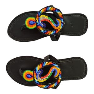 Sandálias femininas estilo arco-íris com redemoinho, verão, praia, feitas à mão, africanas, presente de aniversário, chinelos exclusivos com contas coloridas, círculo, miçangas finas, arte