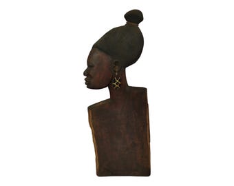 Hand-Carved Wooden African Female Sculpture: Cultural Art Decor