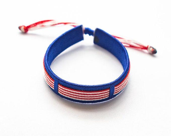 USA Flag Paracord Bracelet: Woven Red, White, and Blue Adjustable Jewelry