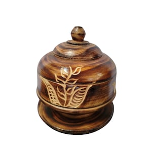 Hand-Carved Wooden Lidded Box: Leaf Motif Decorative Storage