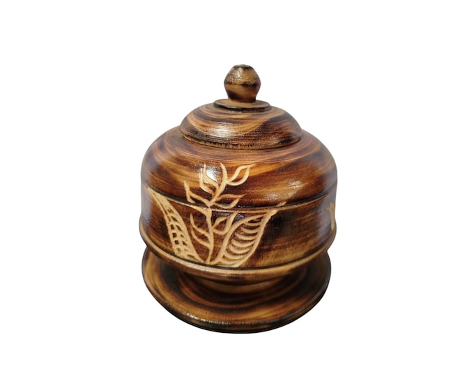 On sale!!  Hand-Carved Wooden Lidded Box with Leaf Motif - Decorative Storage |Traditional Decor| Home Decor