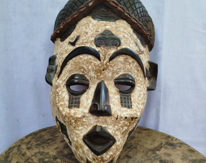 Original Beni Lulua Mask, Captivating African Artistry Art gift wood Wall Hanging Home Decor