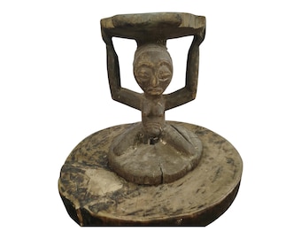 Taburete de cariátide africana antigua: figura de madera tallada, arte del Congo