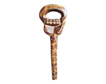 Hand-Carved Jacaranda Walking Stick: Intricate Animal Motif Handle