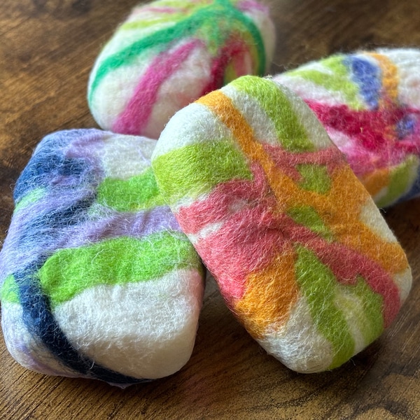 DIY Kit Tie Dye Wet Wool Felt Felted Wool Soap Arts + Crafts for Kids + Adult Summer Fun Family Activity Do It Yourself Easy Handmade Gifts