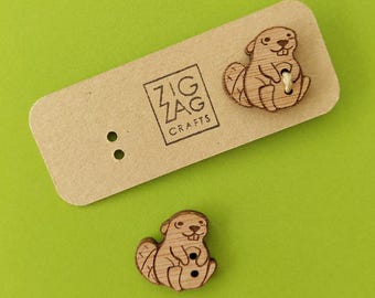 Beaver buttons - cute bober pin - wooden buttons - quirky sew on tag