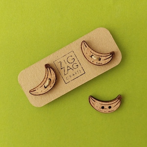 Bouton en bois banane - épingle banane originale - étiquette à coudre