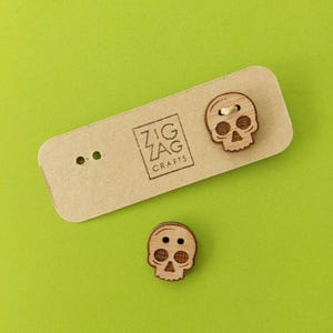 Skull buttons - cute skull pin - wooden buttons - quirky sew on tag - halloween tag