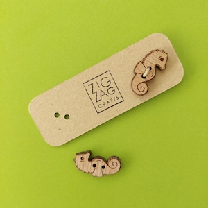 Seahorse buttons - seahorse pin - wooden buttons - quirky sew on tag