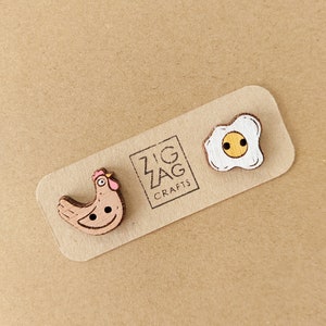 Chicken and egg button set- hen pin - quirky sew on tags
