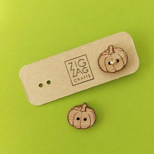 Pumpkin buttons - cute pumpkin pin - wooden buttons - quirky sew on tag - halloween tag