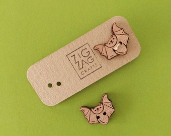 Boutons chauve-souris - adorable épingle chauve-souris - boutons en bois - étiquette originale à coudre - étiquette d'halloween