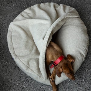 Round dog cave bed Plush brown boucle Puppy donut bed Anti anxiety Calming Nesting dog mattress White