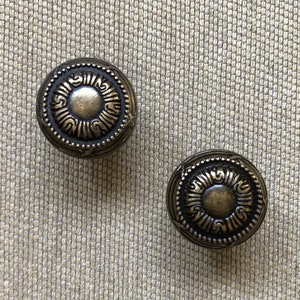 Antique Brass Finish Floral Drawer Knobs, Flower Knobs, Dresser Cabinet Knobs