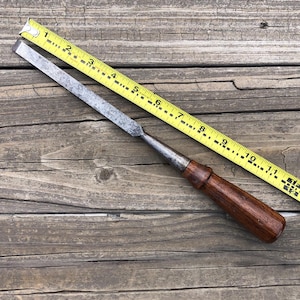 Vintage Jennings & Griffiths No 5 Chisel 1/2", 12-3/8" long, Walnut Handle, Sharpened