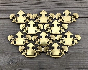 Vintage Chippendale Brass Drawer Pulls KBC SET OF 2, Keeler Brass Dresser Pulls, Cabinet Pulls, Bat Wing Handles, Drop Bail, 2-1/2" Centers