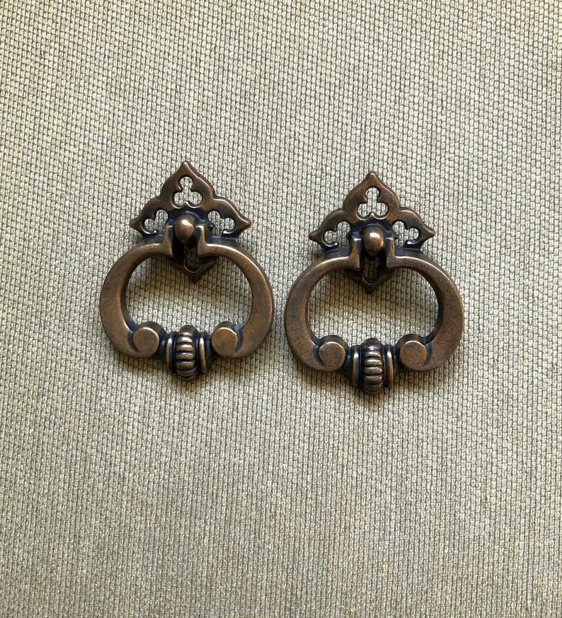 Vintage Brass Drawer Pulls, 1 AVAILABLE, Victorian Dresser Pulls, Gothic Drawer Pulls, Drawer Handles, Dresser Hardware, Ornate, Fixed Bail zdjęcie 3