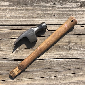 Vintage Plumb 22 Ounce Claw Hammer, Carpenter, Antique