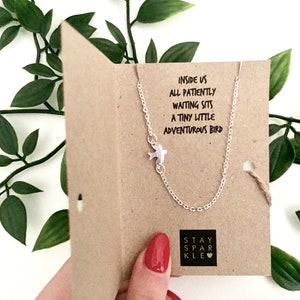 Collier pendentif hirondelle + carte de vœux // Merle, cadeaux pour elle, cadeau d’anniversaire