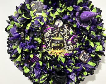 Corona de Halloween hecha a mano – Decoración de puerta con caldero de bruja en morado, verde y negro