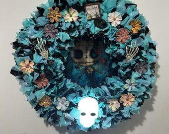 Calavera de azúcar azul para Halloween, Día de Muertos, decoración gótica floral para puerta, corona hecha a mano